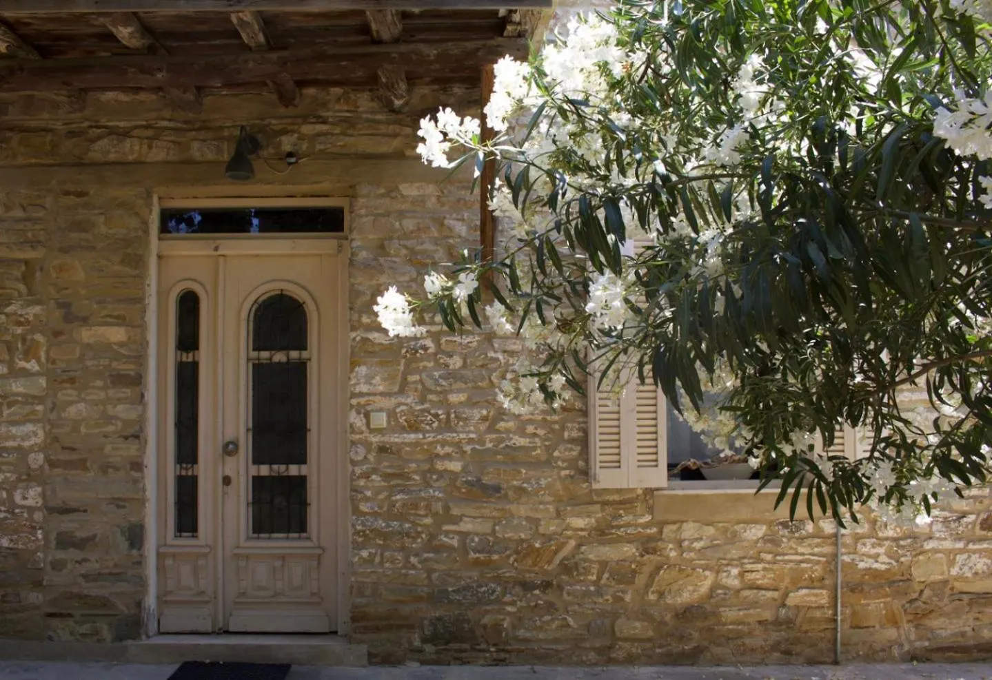 בית נופש Nikiti 'S Old Town Traditional House יוון